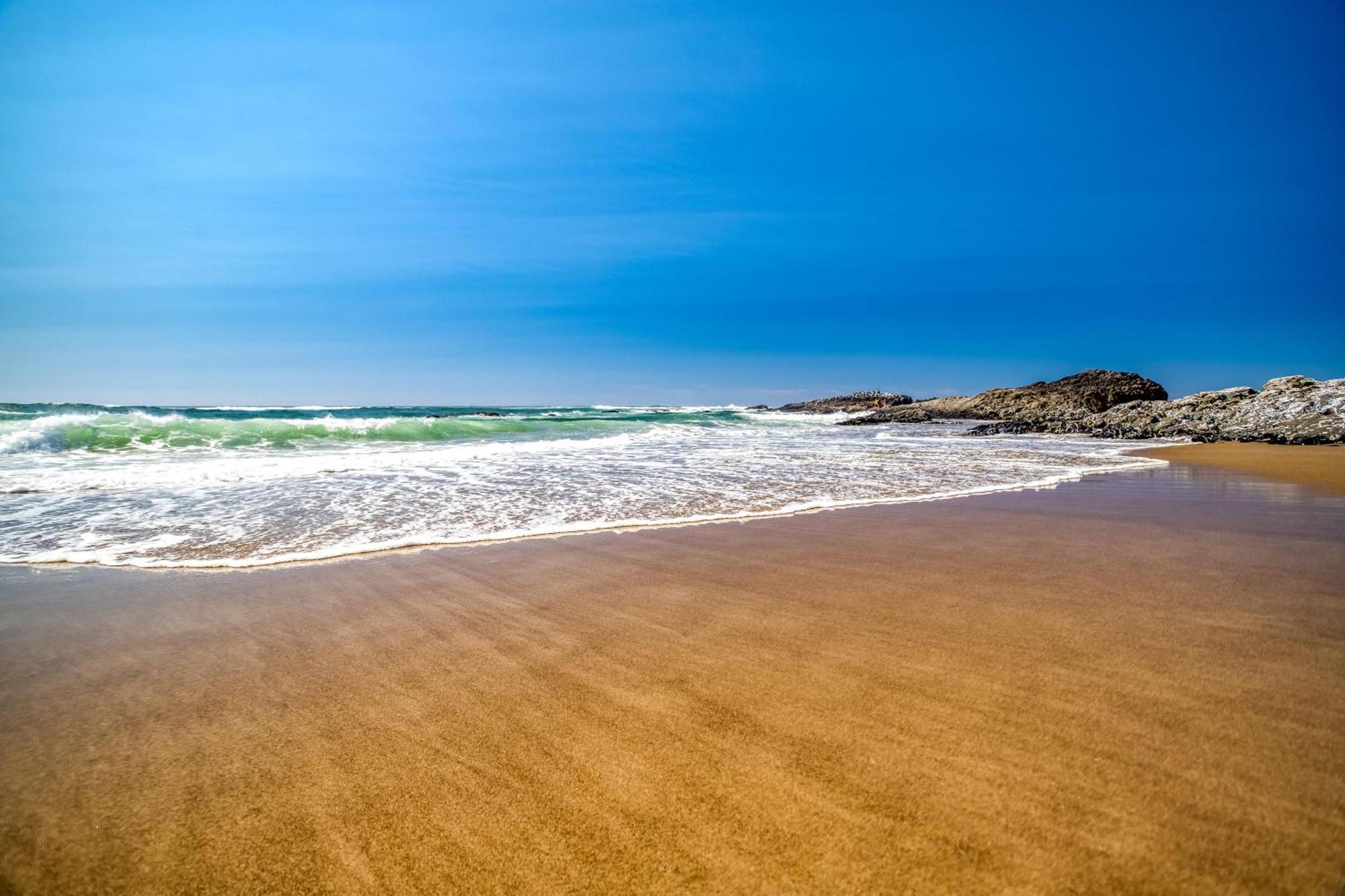 By George Villa Lincoln City Kültér fotó